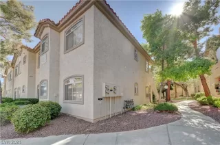 Photo #3: 2298989 Listing