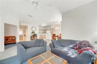 Photo #6: 2298989 Listing