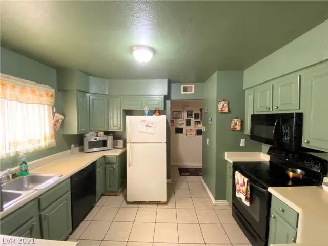 MLS: 2298999 Condo For Sale