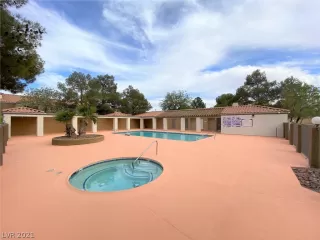 Photo #6: 2298999 Listing