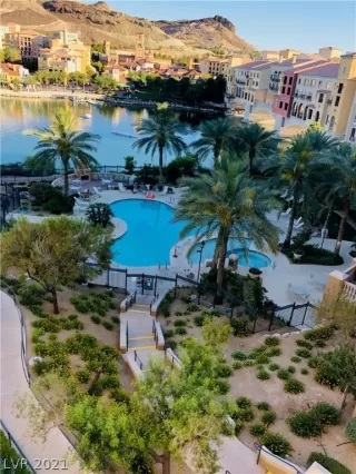 Photo #1: 2299016 Listing 