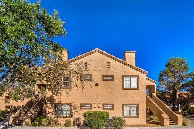 MLS: 2299040 Condo For Sale