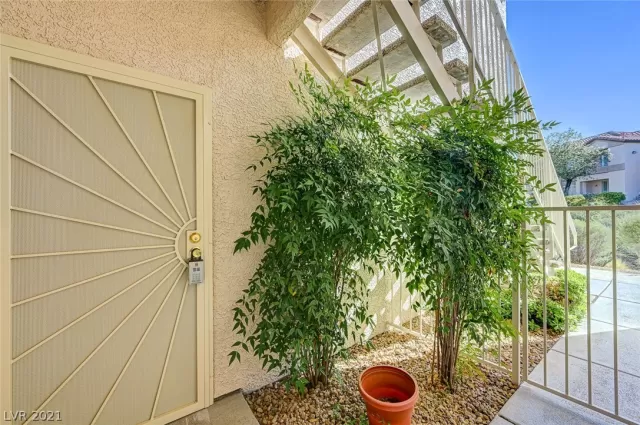 MLS: 2299092 Condo For Sale