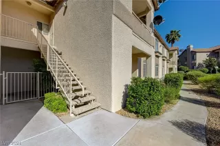 Photo #3: 2299092 Listing