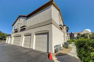 Photo #5: 2299092 Listing