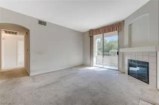 Photo #6: 2299092 Listing