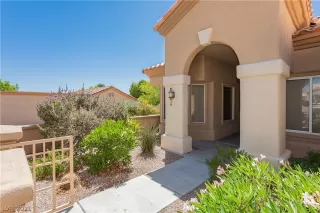 Photo #3: 2299114 Listing