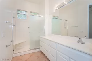 Photo #6: 2299114 Listing