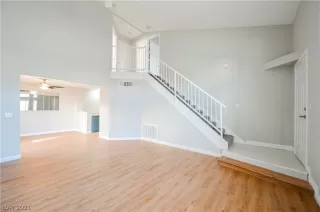 Photo #2: 2299131 Listing 