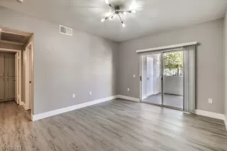 Photo #5: 2299142 Listing 