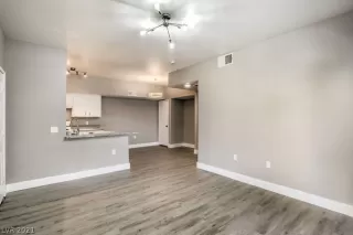 Photo #6: 2299142 Listing 