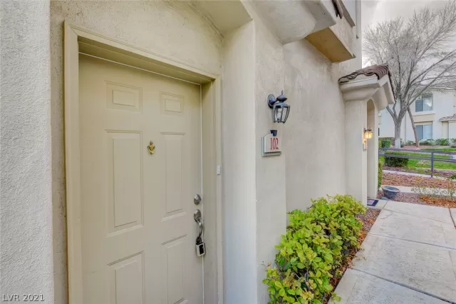 MLS: 2299147 Condo For Sale