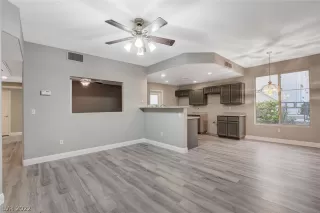 Photo #4: 2299147 Listing 