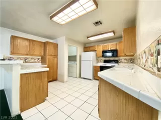 Photo #4: 2299187 Listing 