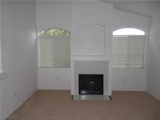 Photo #5: 2299195 Listing 