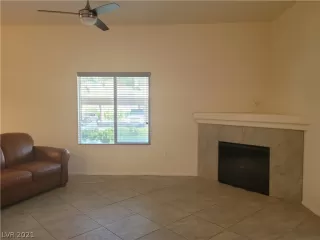 Photo #3: 2299204 Listing