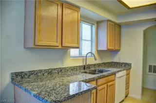 Photo #4: 2299219 Listing 