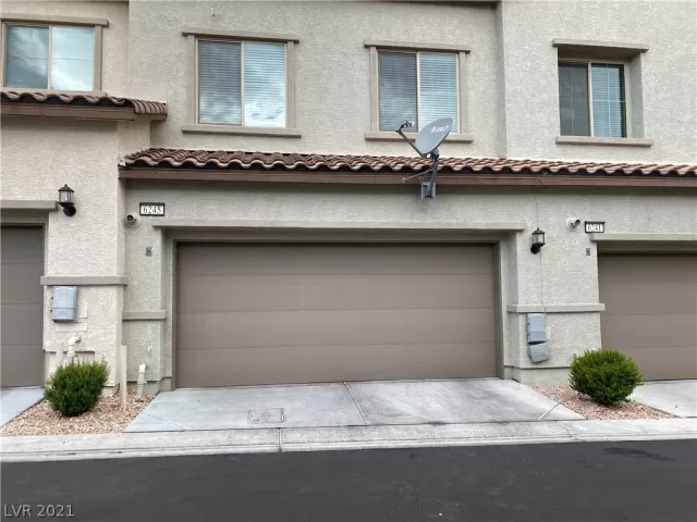 MLS: 2299228 Condo For Sale