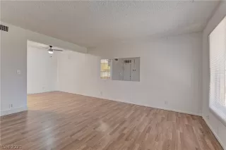 Photo #1: 2299236 Listing