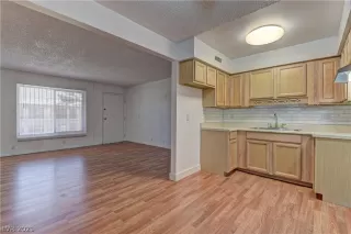 Photo #2: 2299236 Listing