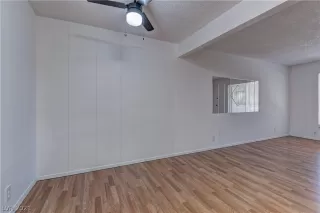 Photo #3: 2299236 Listing