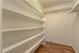 Photo #5: 2299236 Listing