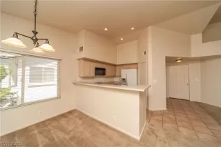 Photo #2: 2299242 Listing 