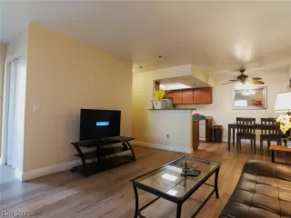 Photo #3: 2299250 Listing 