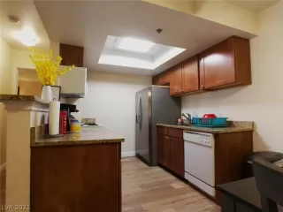 Photo #5: 2299250 Listing 