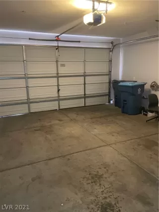 Photo #4: 2299259 Listing 