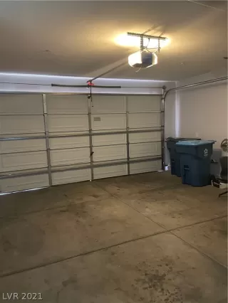 Photo #5: 2299259 Listing 