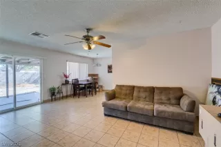 Photo #4: 2299261 Listing 