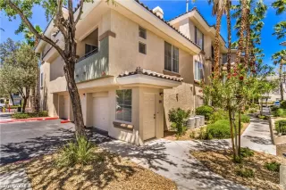 Photo #1: 2299280 Listing