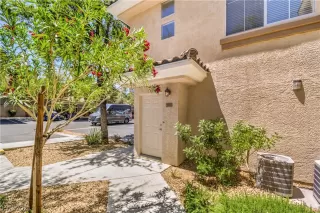 Photo #2: 2299280 Listing