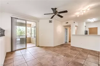 Photo #4: 2299280 Listing