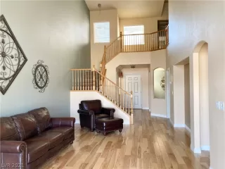 Photo #4: 2299299 Listing 