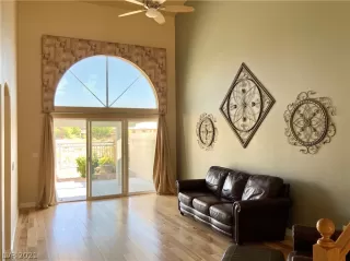 Photo #6: 2299299 Listing 