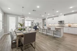 Photo #1: 2299301 Listing 