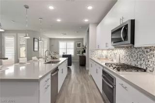 Photo #6: 2299301 Listing 