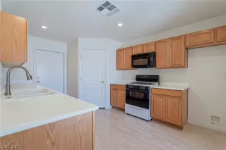 Photo #6: 2299314 Listing 