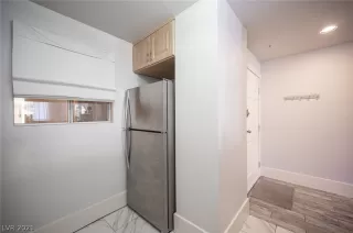 Photo #5: 2299362 Listing 