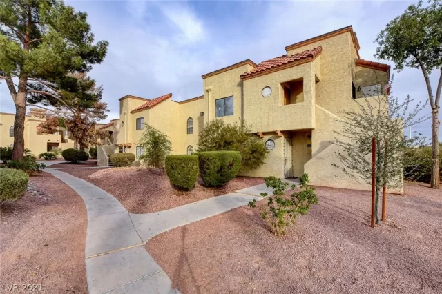 MLS: 2299405 Condo For Sale