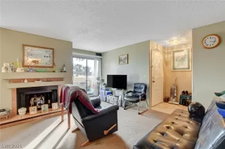 Photo #3: 2299405 Listing 