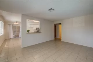 Photo #4: 2299423 Listing