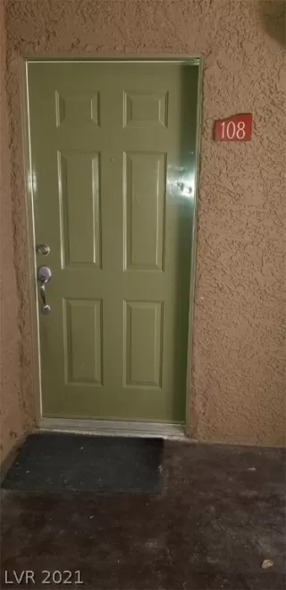 Photo #5: 2299440 Listing