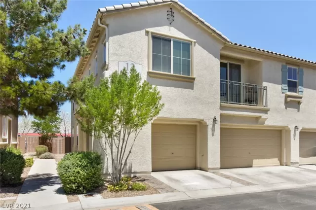 MLS: 2299461 Condo For Sale