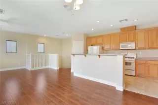 Photo #4: 2299461 Listing 