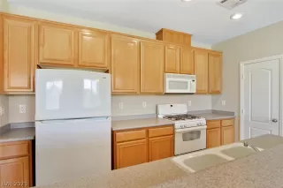 Photo #5: 2299461 Listing 