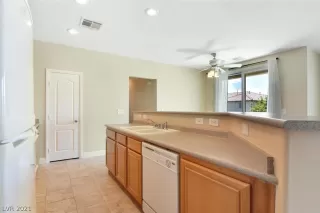 Photo #6: 2299461 Listing 