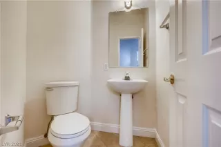 Photo #4: 2299472 Listing